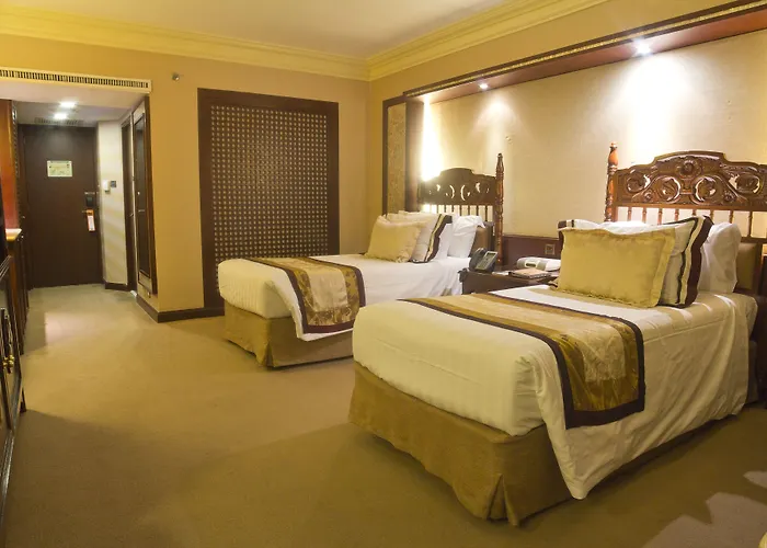 Hotel The 5*