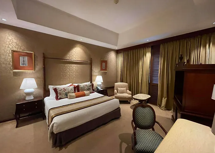 Hotel The Manila